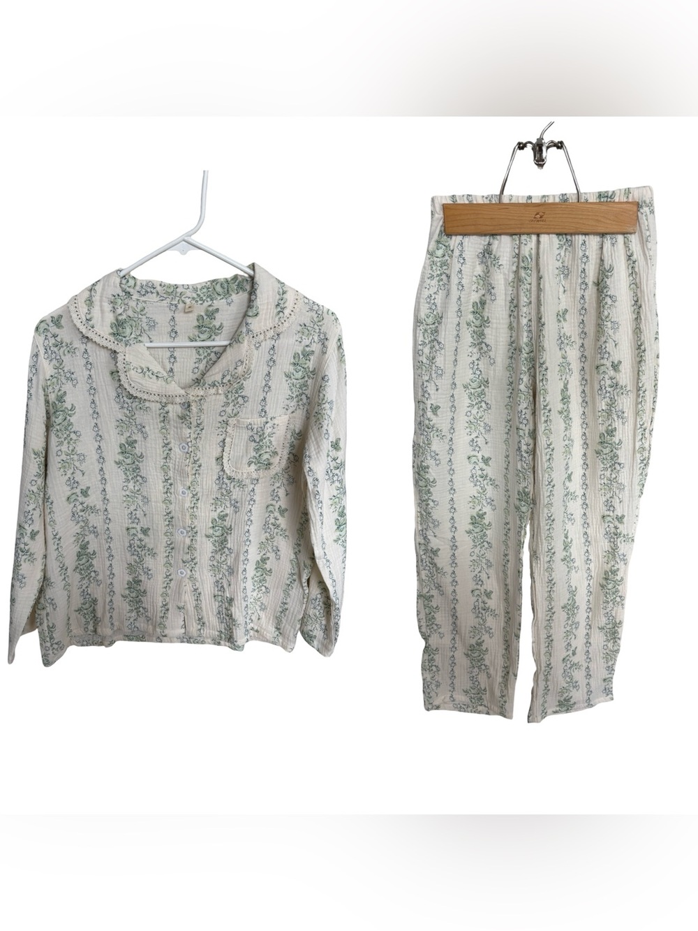 The Fleece Company Women's Floral Pajama Set M NWOT